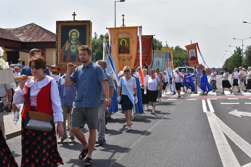 Procesja Bożego Ciała w 2019 roku w parafii NMP Matki...