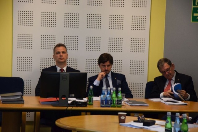 Łukasz Kurzyna (pierwszy z lewej) został odwołany ze stanowiska zastępcy prezydenta Suwałk