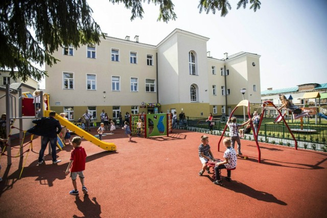 Jedną z najpopularniejszych placówek w Radomiu jest przedszkole numer 4 przy ulicy Kilińskiego. Przyjmie ono 42 dzieci trzyletnich.