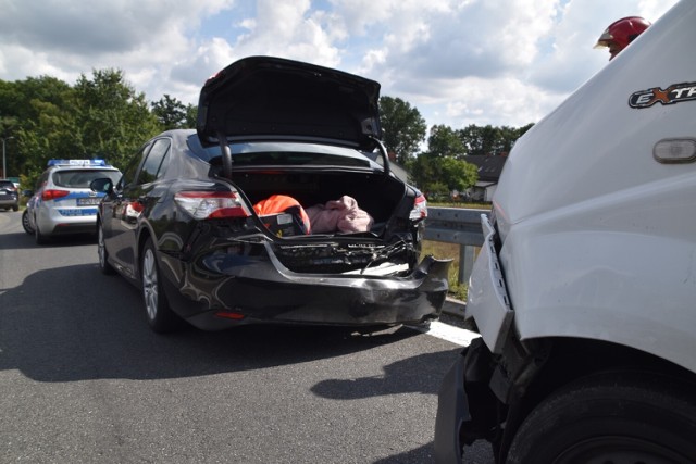 System eCall zamontowany w samochodzie po stłuczce sam wezwał ratowników na miejsce zdarzenia.