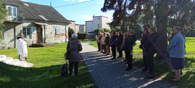 28 września w środę w Jędrzejowie odbyła się  Koronka do Bożego Miłosierdzia na ulicach miast świata. Była to trzecia taka wspólna modlitwa w Jędrzejowie. Więcej na kolejnych zdjęciach.