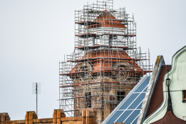 Zakończono remont wieży zamkowej w Żarach. Zobaczcie jak przebiegały prace