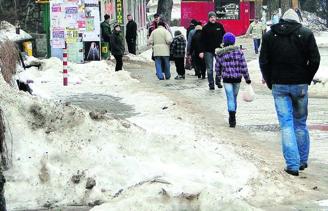 Wywożenie śniegu z miasta jest za drogie, dlatego usunięto go jedynie z kilku ulic
