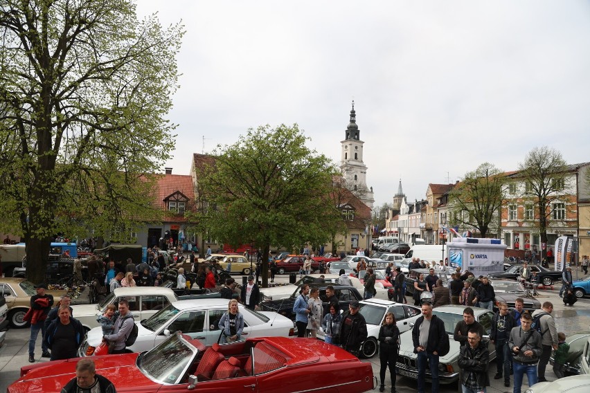 Wolsztyński Rynek wypełnił się dziś zabytkowymi pojazdami