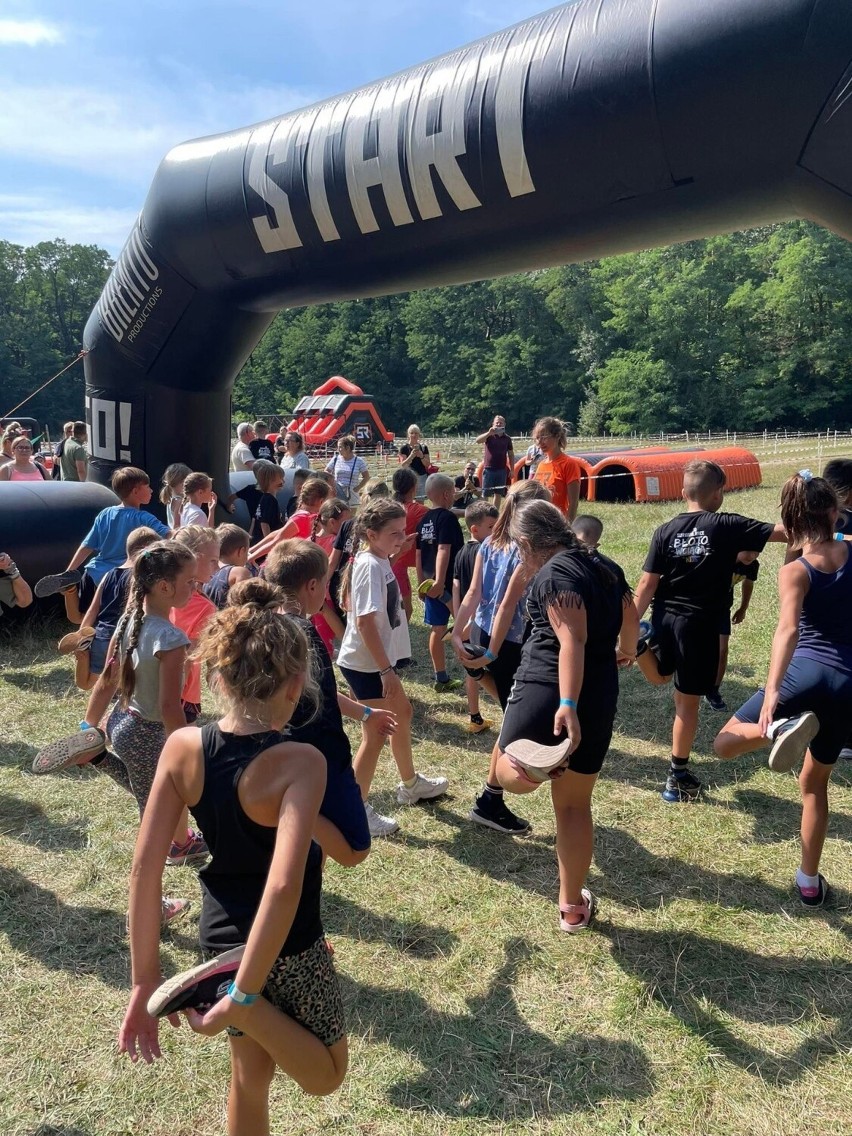 Survival Race Kids. Bieg z przeszkodami dla dzieci i młodzieży w Kielcach. Było aż 800 dzieci. Zobaczcie zdjęcia 