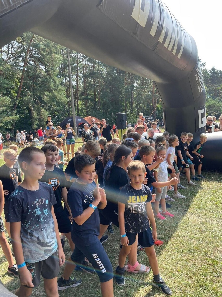 Survival Race Kids. Bieg z przeszkodami dla dzieci i młodzieży w Kielcach. Było aż 800 dzieci. Zobaczcie zdjęcia 