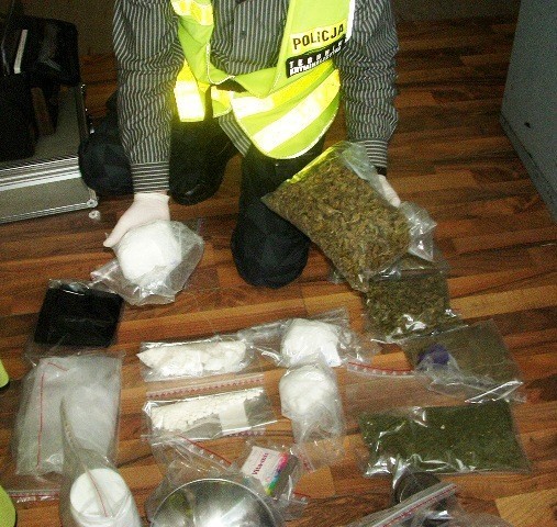 Piła: 3 kilogramy narkotyków w mieszkaniu przy Śniadeckich