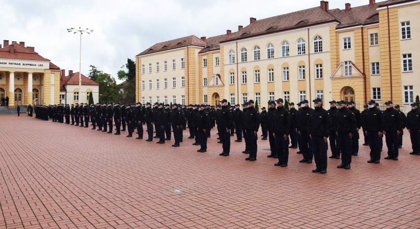 Podchorążowie pierwszego roku Akademii Marynarki Wojennej w...