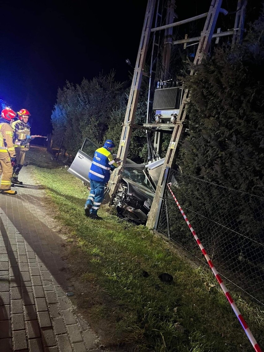 W Łętowicach samochód uderzył w transformator