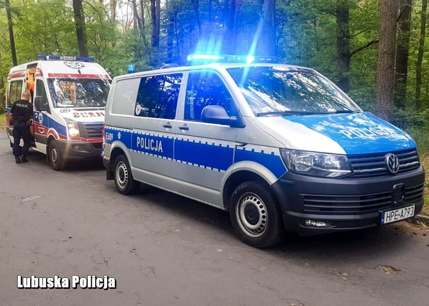 Szczęśliwy finał poszukiwań! Policjant ze Świebodzina odnalazł zaginioną 59-latkę