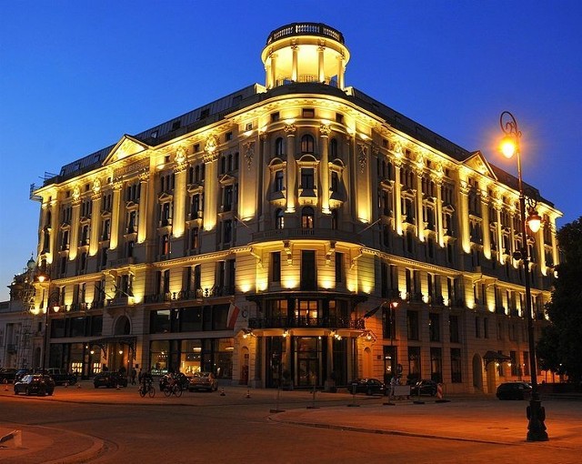 Źródło: http://commons.wikimedia.org/wiki/File:Hotel_Bristol_w_Warszawie.JPG