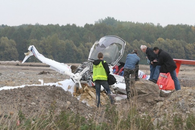 Wypadek awionetki Katowice Muchowiec: Maszyna została rozbita podczas lądowania.