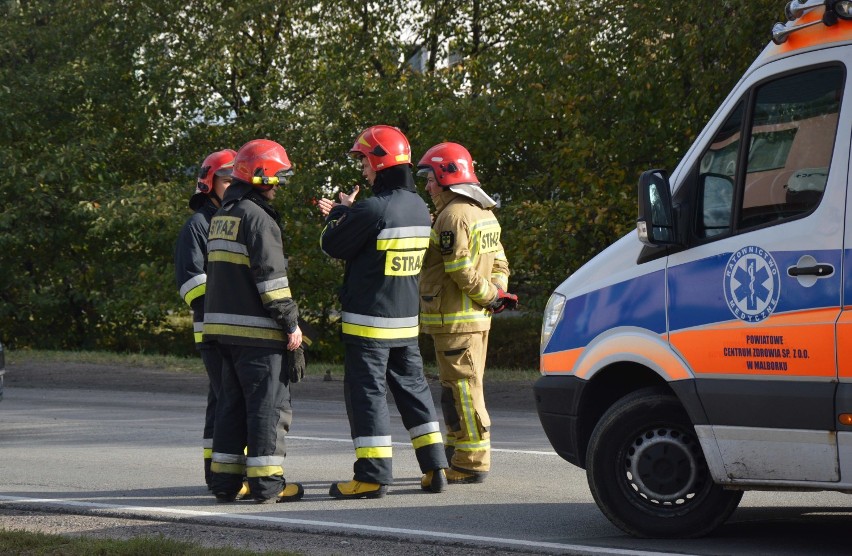 Malbork. Wypadek na alei Wojska Polskiego [ZDJĘCIA]. Ciężarówka wjechała w kolumnę samochodów