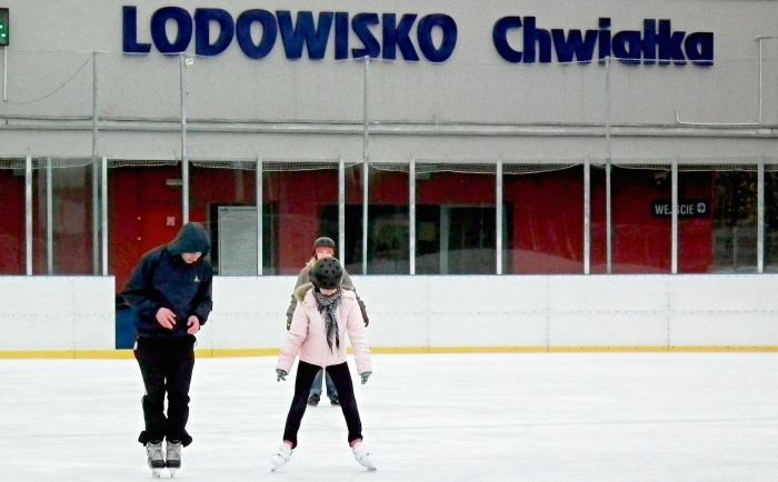 W minioną sobotę z powodu plusowych temperatur lodowisko...