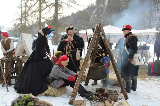 Rekonstruktorzy przygotowali w Ojcowie obóz powstańczy