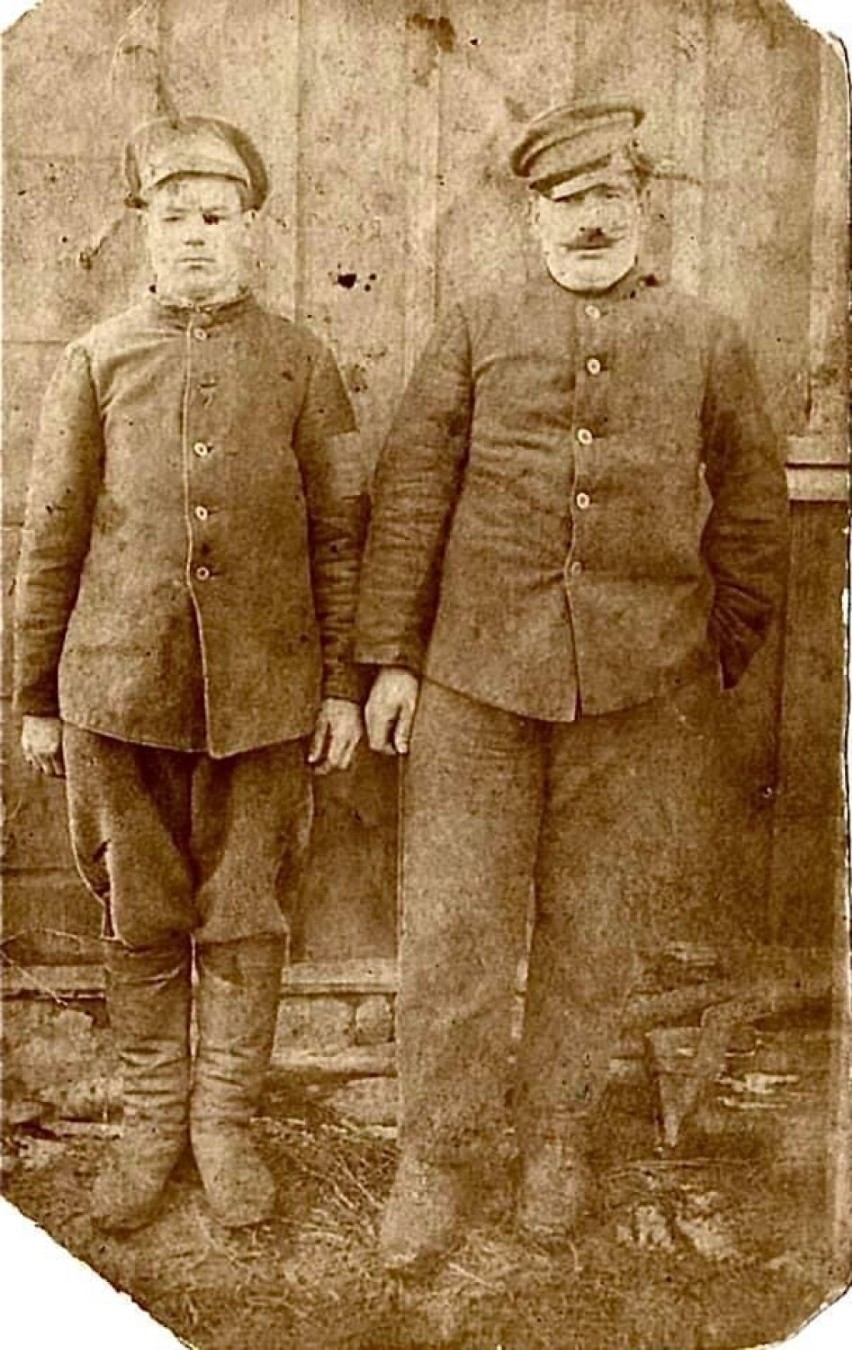Na zdjęciu po prawej pradziadek Andrzeja Wdowiaka, który służył w Armii Carskiej w czasie pobytu w obozie jenieckim