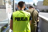 Policjanci z Bytowa zatrzymali 61-latka, który nożem do tapet zaatakował i zranił dwóch mężczyzn