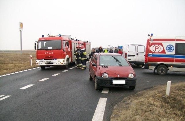 W miejscowości Kąty zderzyły się trzy samochody