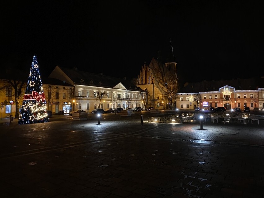 Świąteczne dekoracje na rynku w Olkuszu