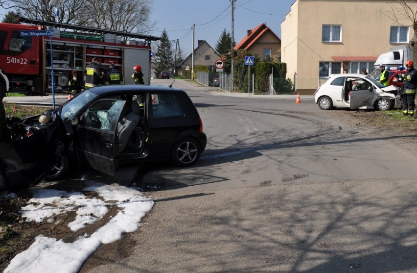 Bałdowo: policjanci wyjaśniają przyczyny poniedziałkowego wypadku [ZOBACZ ZDJĘCIA]