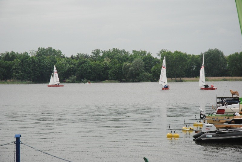 Nowy Dębiec: Akademickie Regaty Żeglarskie Match Racing na jeziorze Wonieść