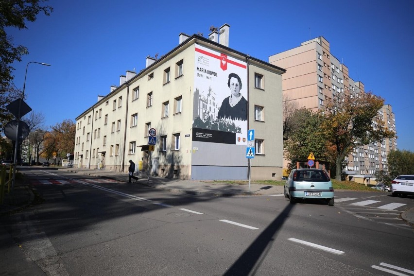 Odsłonięcie muralu Marii Kowol oraz zasadzenie dębu papieskiego w Świętochłowicach
