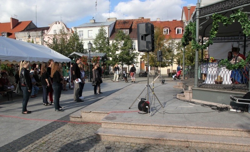 Płock przyłączył się do czytania &quot;Pana Tadeusza&quot; [FOTO, WIDEO]