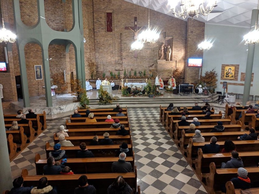 Parafia Nawiedzenia NMP w Chodzieży uczciła Święto Niepodległości mszą i koncertem (FOTO)