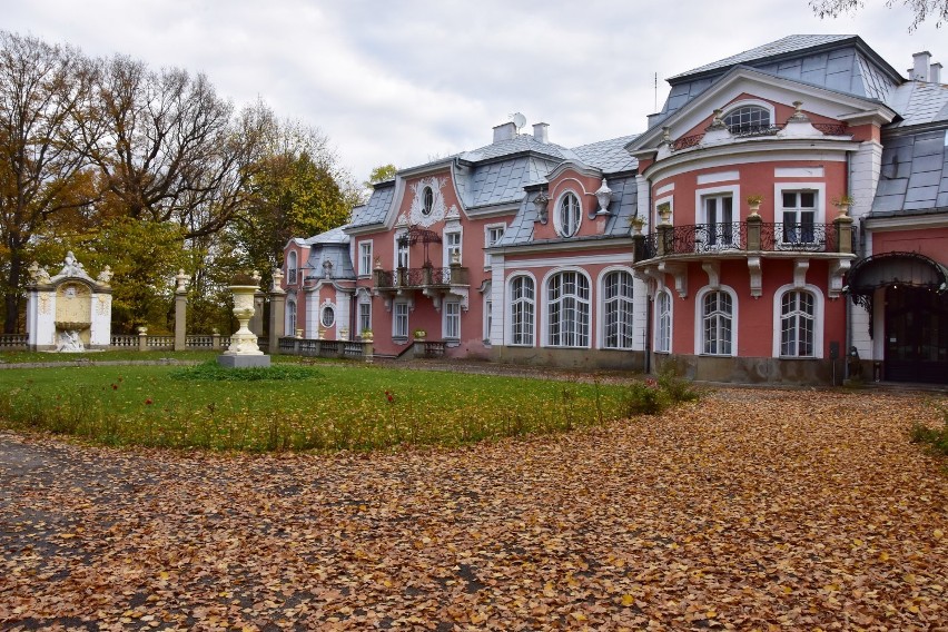 Park Długoszów w jesiennych barwach wygląda wspaniale