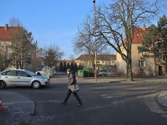 Z lewej blok nr 74, z prawej blok nr 70 przy ulicy Kościuszki. Za kilka lat między nimi stać będzie nowy budynek mieszkalny.