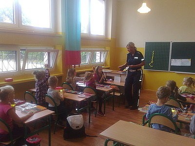 Policjanci z Mysłowic byli z wizytą w Szkole Podstawowej nr...