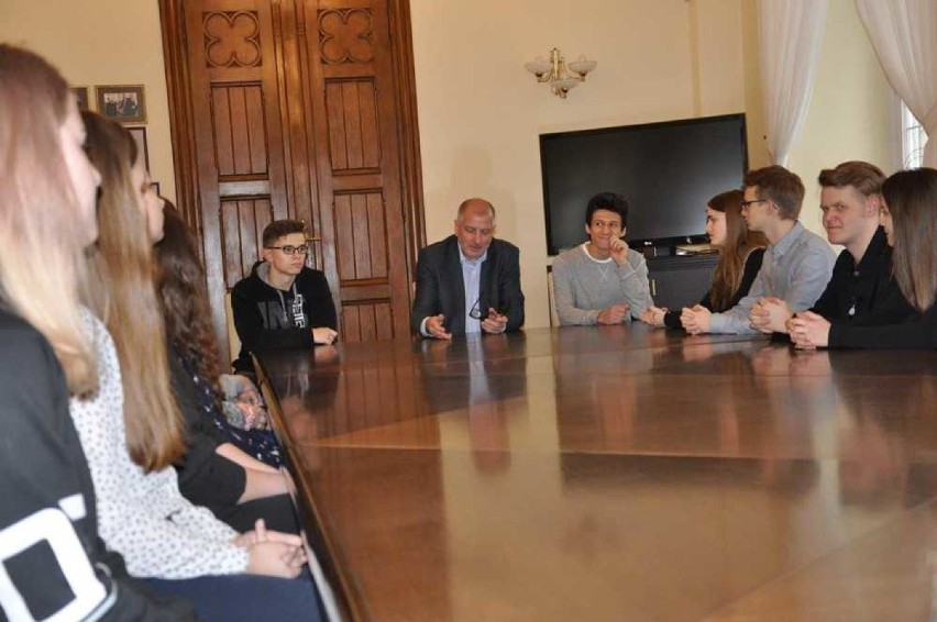 Gimnazjaliści odwiedzili muzeum i spotkali się z prezydentem