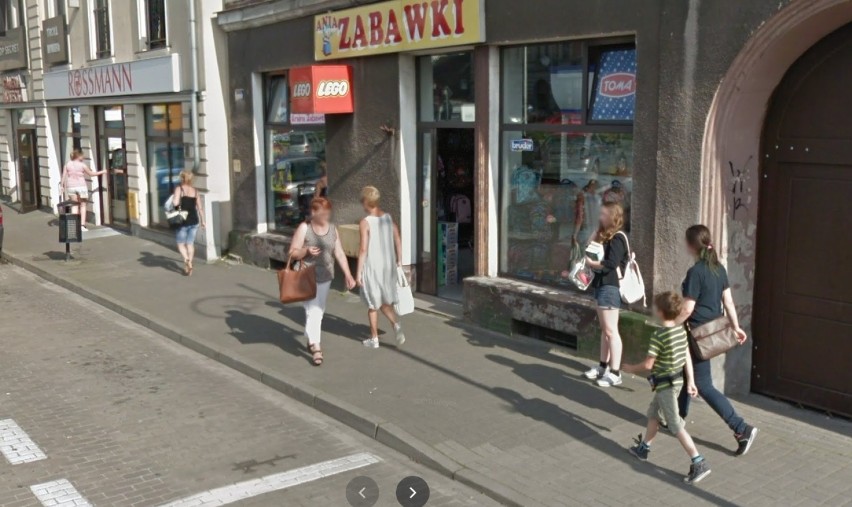 Nakło nad Notecią. Mieszkańcy Nakła w oku kamer Google Street View. Zobacz zdjęcia, rozpoznajesz kogoś?