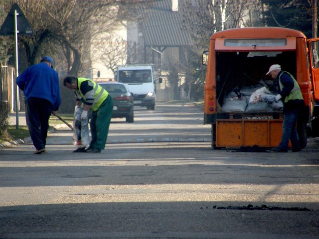 Doraźne łatanie dziur w ulicach częściowo spadnie na Zakład Składowania Odpadów Komunalnych