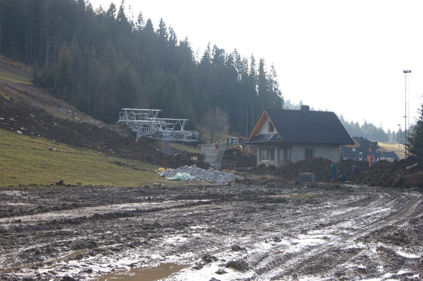 Budowa nowej kolejki na stacji narciarskiej Jurgów „Hawrań"...