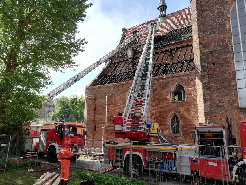 Pożar dachu kościoła św.Piotra i Pawła na Żabim Kruku