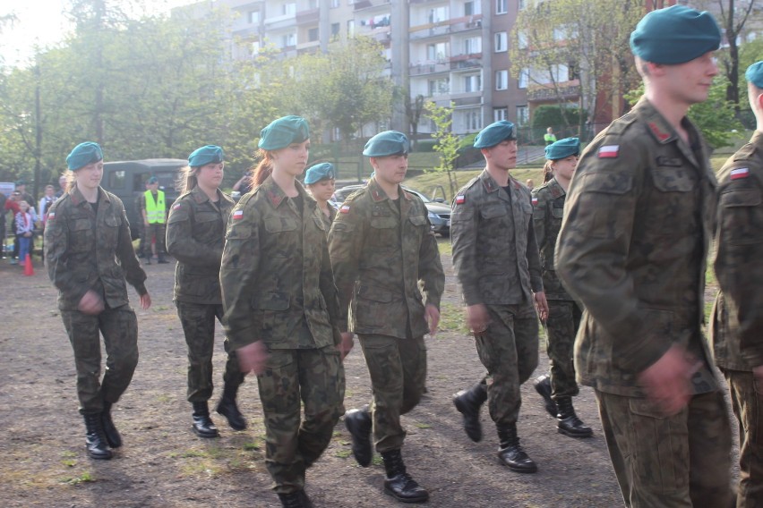 Klasa mundurowa w ZSO nr 2 podczas festynu