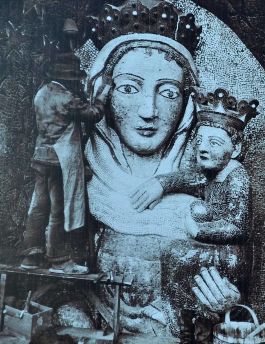 Malbork. Madonna wróciła na swoje miejsce w zamku pięć lat temu. Monumentalny posąg znów króluje nad miastem