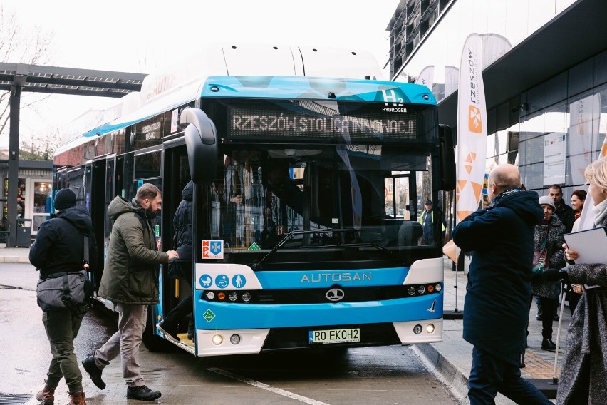 Prezentacja autobusu wodorowego odbyła się we wtorek w Rzeszowie [ZDJĘCIA]