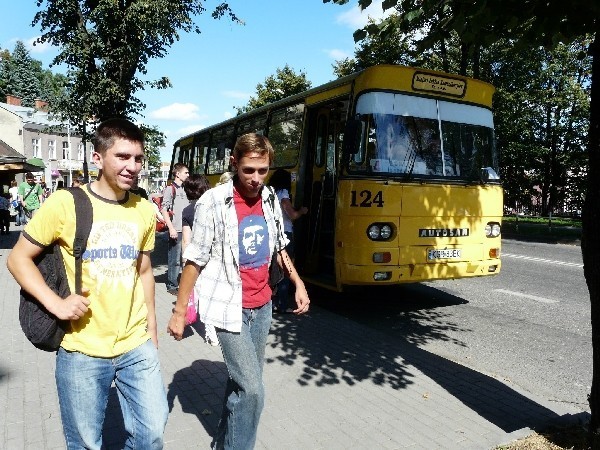 Na liniach kursuje coraz mniej autobusów. Powodem jest niska frekwencja pasażerów