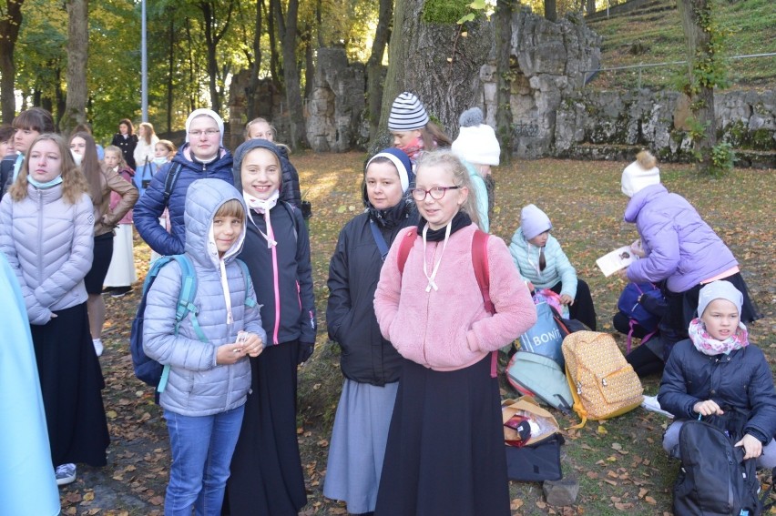 Pielgrzymka Dzieci Maryi na Górę św. Anny. Już druga w tym roku. Zobacz zdjęcia