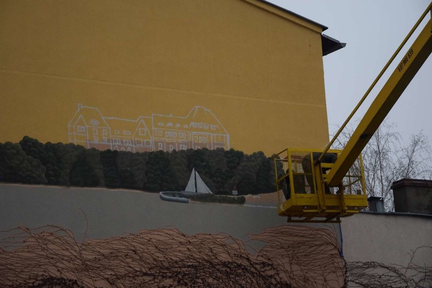 Mural powstaje na ścianie budynku przy ulicy Gnieźnieńskej w...