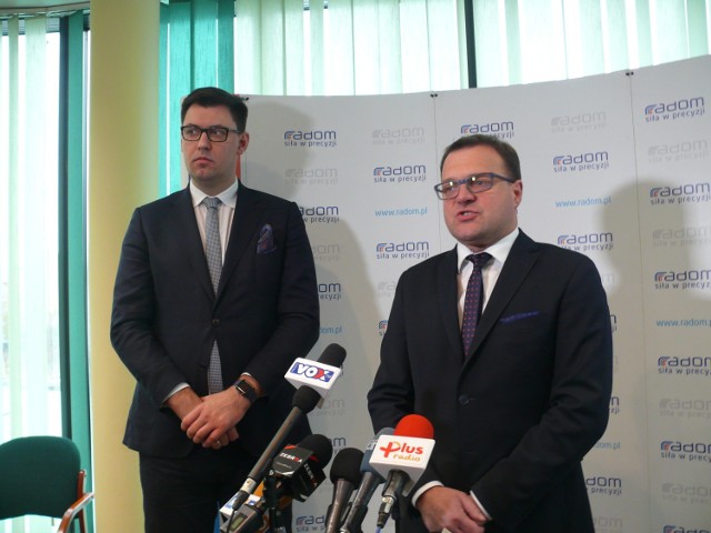 -&nbsp;Trasa N-S połączy osiedla Południe i Gołębiów - mówią prezydent Radosław Witkowski (z prawej) i jego zastępca Konrad Frysztak.