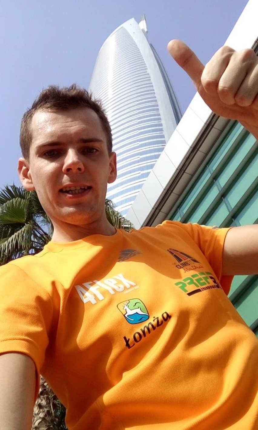 Piotr Łobodziński wbiegł najszybciej po schodach wieżowca w Dubaju!