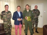 Dowódca francuskich pilotów z wizytą u burmistrza Malborka