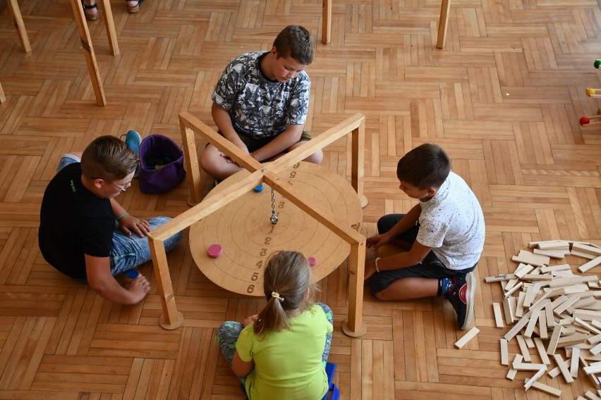 Moc atrakcji dla najmłodszych, czyli "Smocze wakacje" zawitały do Łysej Góry