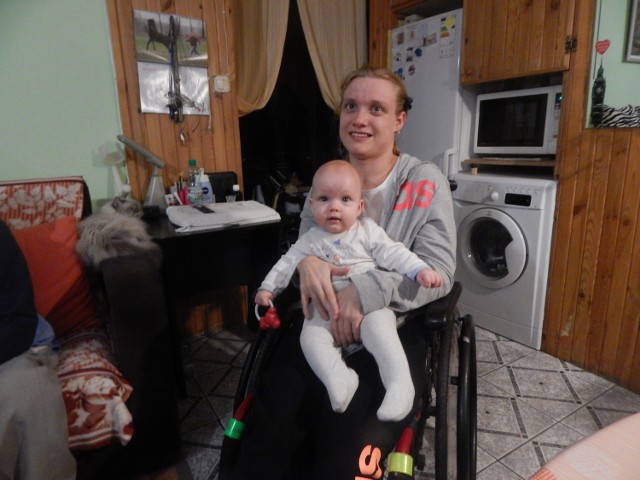 Joanna Gawryś-Wojtyś, która od urodzenia cierpi na porażenie mózgowe miała do dziś termin, by przekazać pięciomiesięczne dziecko.