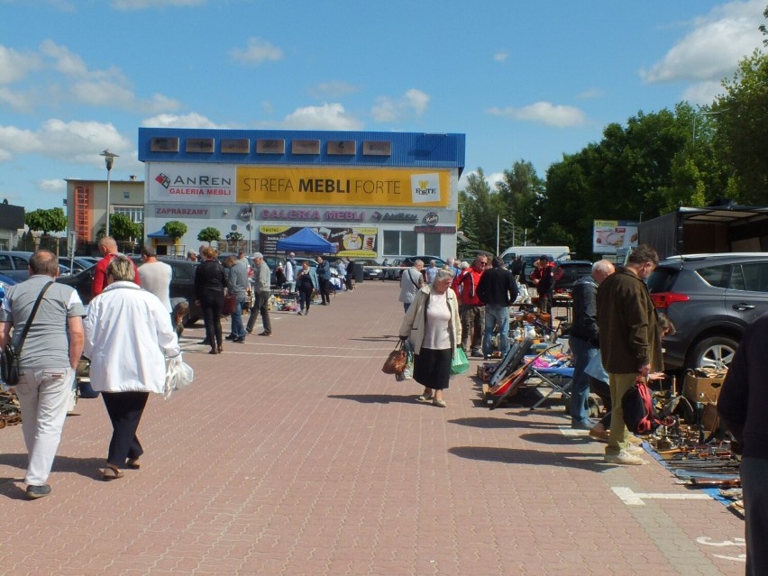 W Starachowicach piknik charytatywny, razem z giełdą staroci i różności. Zobacz zdjęcia