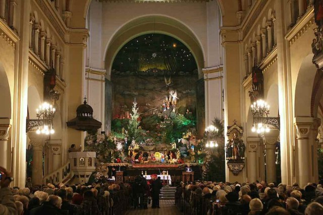 Kolędowanie Związku Górnośląskiego i Związku Podhalan w bazylice w Panewnikach