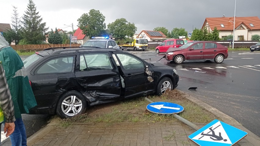 Auta zderzyły się na skrzyżowaniu Wita Stwosza i Henryka...